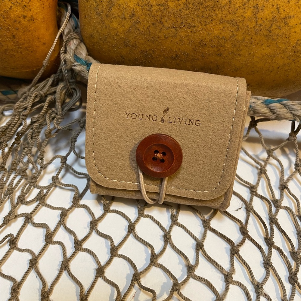 New Young Living Exclusive Member Button Oil Pouch Case for Essential Oil Bottle